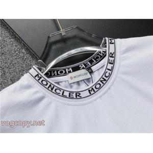 MONCLER半袖Tシャツ保温性を発揮する 2026の新作 おしゃれの幅が広がりスーパー コピー  