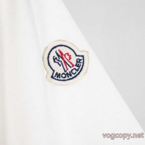 ブランド 偽物 激安 通販半袖Tシャツ憧れの 輝く高級感満点 無造作MONCLER