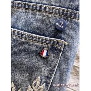 清潔感の高い新品 年末年始はセール 絶対安いですジーンズMONCLERブランド 激安