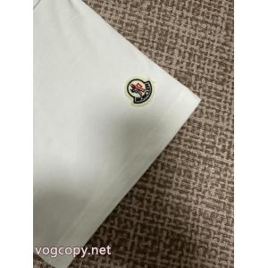 激安通販 実用を兼ね備えた 春季新作品半袖TシャツMONCLER偽物 ブランド