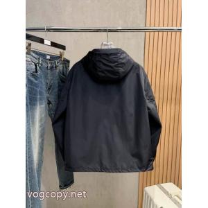 在庫確保済 超人気美品 抜け感のあるスタイルが完成スーパー ブランド コピーMONCLERジャケット