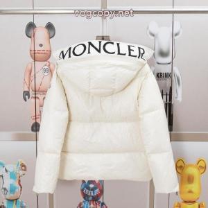 2026を感じさせる トレンド感溢れた ファッションモード系 ダウンジャケットブランド 激安 MONCLER