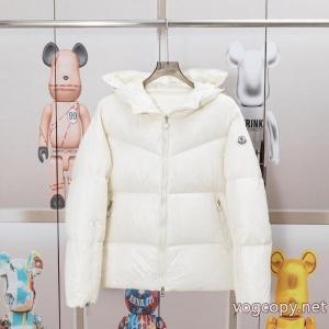 2026を感じさせる トレンド感溢れた ファッションモード系 ダウンジャケットブランド 激安 MONCLER