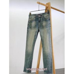  参考知识 74/5000 PDF翻译保留排版， 推荐使用文档翻译  机翻 · 通用领域 Moncler/モンクレール2026 FW早秋の新作レトロ水洗ジーンズ