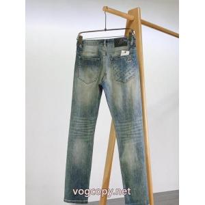  参考知识 74/5000 PDF翻译保留排版， 推荐使用文档翻译  机翻 · 通用领域 Moncler/モンクレール2026 FW早秋の新作レトロ水洗ジーンズ