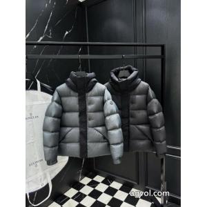 ダウンジャケット主役になる存在感  最新作入荷 大人でお上品モンクレール偽 ブランド ..