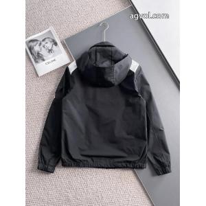 ジャケット送料込 大人気 軽やかな印象 憧れブランドNo.1MONCLERブランド 品 コピー