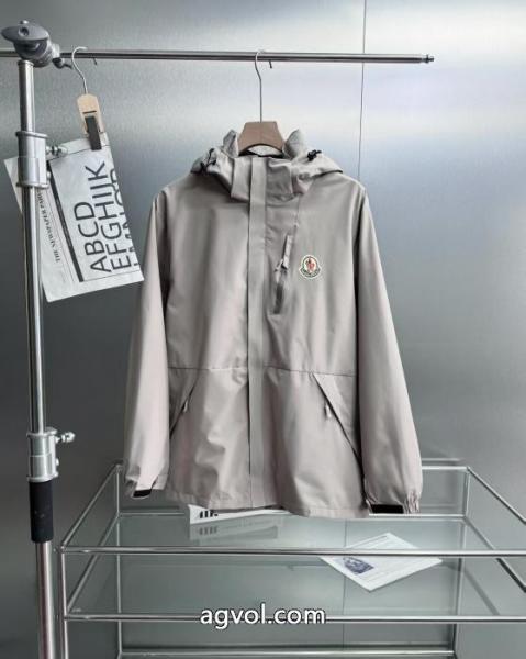 MONCLERモンクレール25 SS新品防風防水通気軽量ハードケース突撃衣男女同型 1