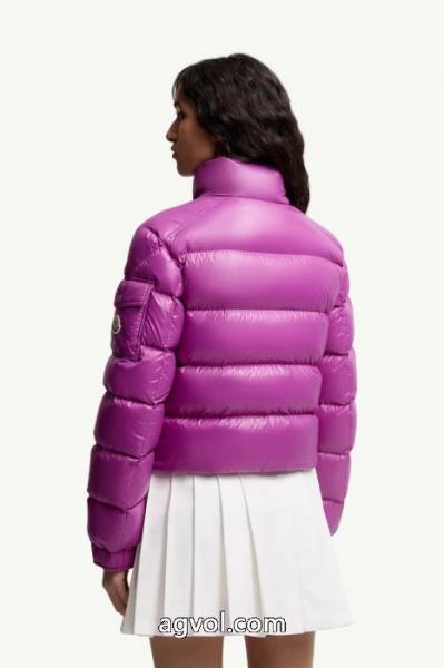 MonclerモンクペトラPetra女史短丈グースダウン詰め襟厚手のパン服ダウンジャケットです 3