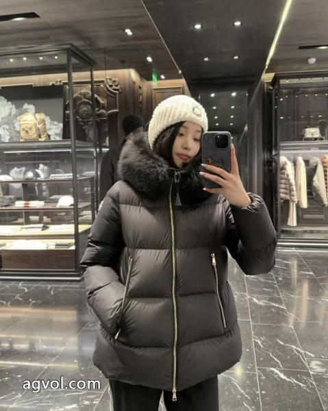 MONCLER25秋冬の新作フード取り外し可能な女性用ダウンジャケット 6