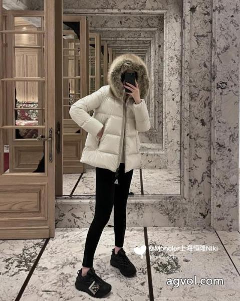 MONCLER25秋冬の新作フード取り外し可能な女性用ダウンジャケット 7