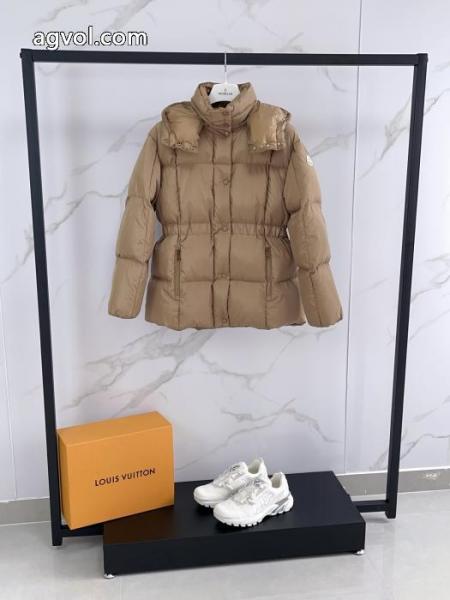 ダウンジャケットMONCLER素敵なデザイン 激レアモデル 秋先に重宝激安 通販 ブランド 5