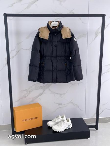 ダウンジャケットMONCLER素敵なデザイン 激レアモデル 秋先に重宝激安 通販 ブランド 6