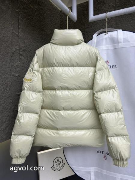 平日限定即納商品 2025年人気商品 在庫一掃セールブランド コピー 激安ダウンジャケットモンクレール 2