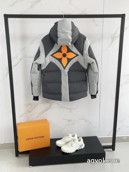 2025秋冬の流行りの新品 最新作即発 冬秋物先行発売 MONCLERブランド コピー 専門店ダウンジャケット 5
