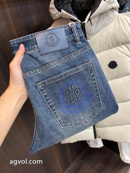 ジーンズブランド コピー 販売冬のコーデにぴったり 人気セール250%新品 最高級MONCLER 5 