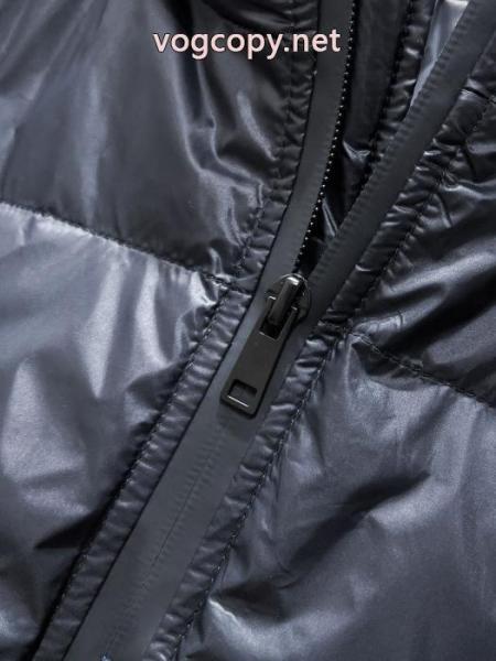 ブランド コピー 優良店MONCLER重宝するアイテム 人気セール定番 抜群な通気性ダウンジャケット 1