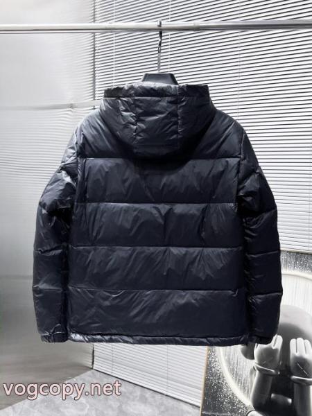 ブランド コピー 優良店MONCLER重宝するアイテム 人気セール定番 抜群な通気性ダウンジャケット 2