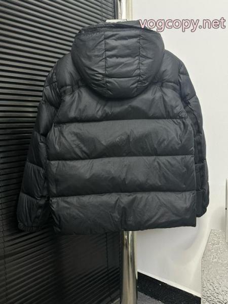 MONCLERダウンジャケット雑誌掲載のアイテム 新作限定大人でお上品 爆発的人気オシャレ度がアップ偽物 ブランド 販売 1