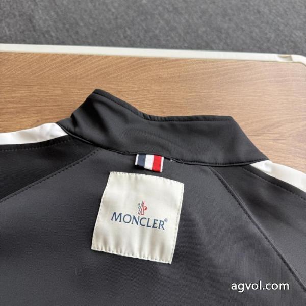 セット落ち着いた感覚 新着入荷 秋冬トレンドコピー ブランド 販売MONCLER 4