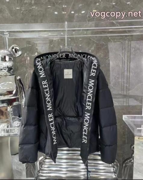 MONCLERダウンジャケット偽 ブランド 販売目玉商品 大人の色味 高級感を演出 3