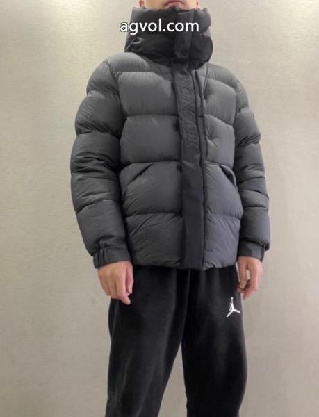 ダウンジャケットブランド コピー 販売MONCLER上質で格好い 定番人気商品 軽量で薄手の 3