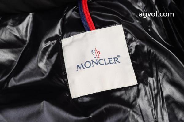 ブランド 偽物ダウンジャケットMONCLER人気商品登場 透け感新作がイチ推し 定番人気のカラー 2