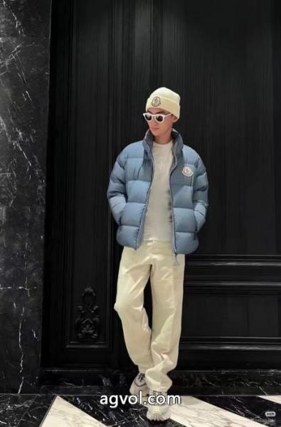 ダウンジャケットMONCLER激安 通販 ブランド長く愛用する 今だけセール 優しいのに存在感 3