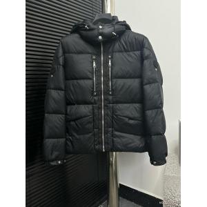 MONCLERダウンジャケット雑誌掲載のアイテム 新作限定大人でお上品 爆発的人気オシャレ度がアップ偽物 ブランド 販売