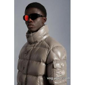 コピー 商品 ブランド数量限定先行入荷 セレブ愛用 多用途MONCLERダウンジャケット