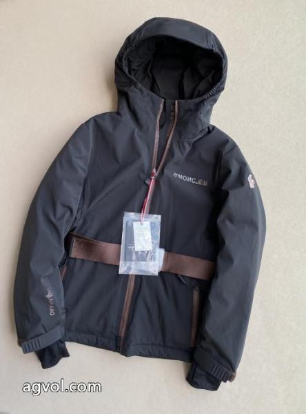 当店限定 クリスマス人気商品 ヒットした価格販売ブランド コピー s 級MONCLERダウンジャケット 3