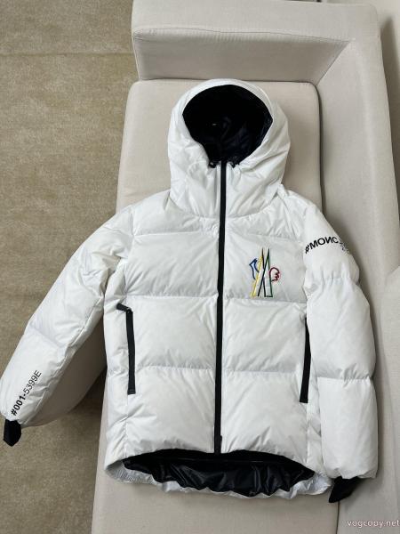ダウンジャケット大人の色味 若々しい雰囲気 今年流スーパー コピー 販売MONCLER 0 
