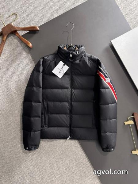 偽 ブランド 購入平日限定即納商品 希少2025限定品海外即発 期限限定MONCLERダウンジャケット 2
