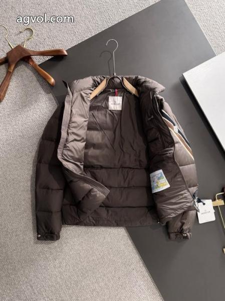 偽 ブランド 購入平日限定即納商品 希少2025限定品海外即発 期限限定MONCLERダウンジャケット 4