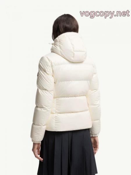 ダウンジャケット偽 ブランド最新作 お洒落 大人シンプルなMONCLER 6 