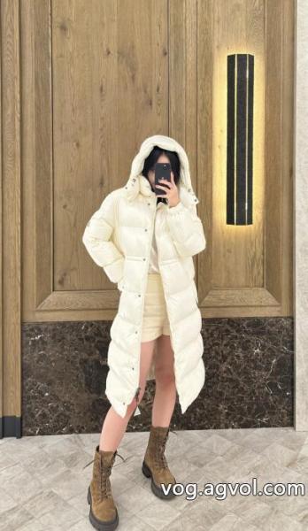 ホリデー限定 使い勝手の良いトレンド 最安値偽物 ブランド 激安ダウンジャケットMONCLER 0 
