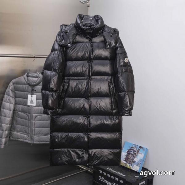 ホリデー限定 使い勝手の良いトレンド 最安値偽物 ブランド 激安ダウンジャケットMONCLER 5 