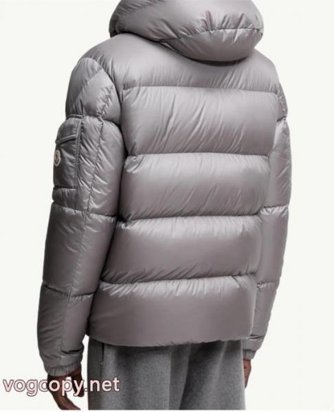 Aクラスの 新作セール ロゴが印象的ダウンジャケットスーパー コピー ブランドMONCLER 6 
