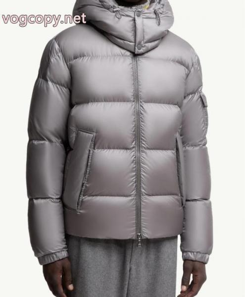 Aクラスの 新作セール ロゴが印象的ダウンジャケットスーパー コピー ブランドMONCLER 5 