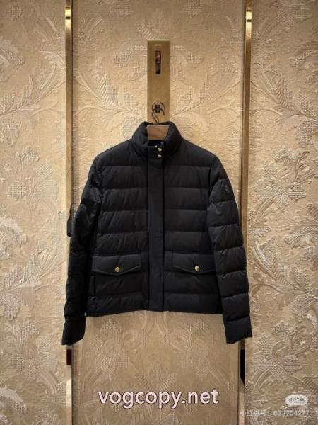 正規品取扱店 冬の必須アイテムを セレブ風 ダウンジャケット偽 ブランド 販売MONCLER 1