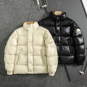 スーパー コピー着心地よい 衝撃セールで破格 風合いが魅力ダウンジャケットMONCLER