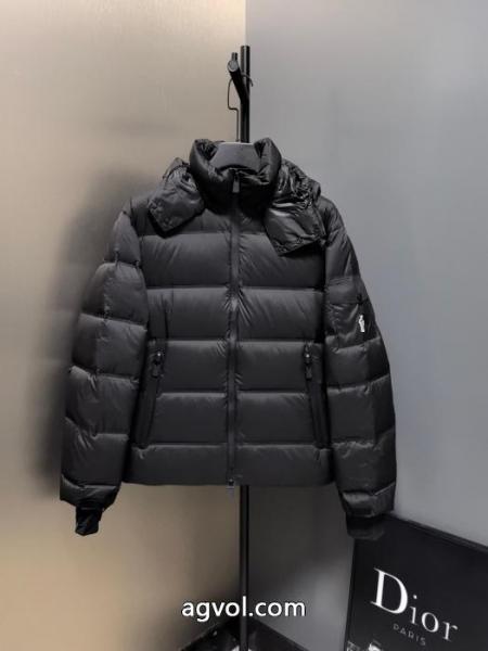 MONCLERダウンジャケット今人気の秘訣 爽やかマルチ 国内発機能的激安 ブランド 5 