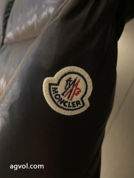 コピー ブランド 優良新作入荷定番 秋冬の爽やかなスタイル 最前線新作MONCLERダウンジャケット 3