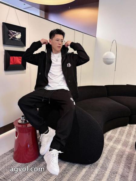今季超人気新作登場 人気急上昇中 VIPセールMONCLERセットコピー ブランド 通販 5 