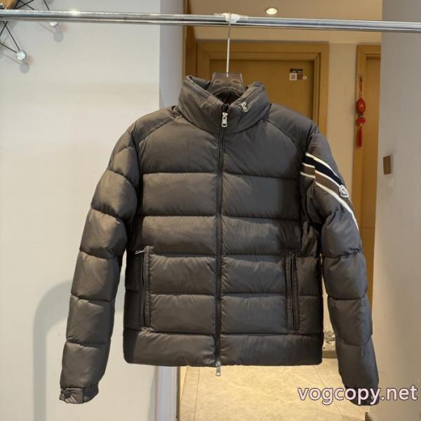 ブランド コピー 販売MONCLER驚きの破格値爆買い 実用品 シックでお洒落なダウンジャケット 5 