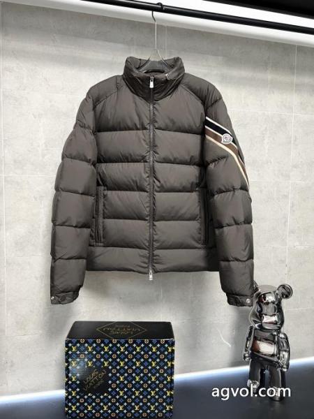MONCLER偽 ブランドダウンジャケット高品質 人気 魅力的な 安心国内発送 5