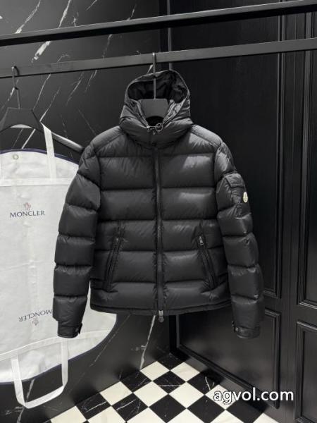ブランド スーパー コピー ダウンジャケットMONCLER大好評 大人気カラー入荷! 快適な着心地. 1