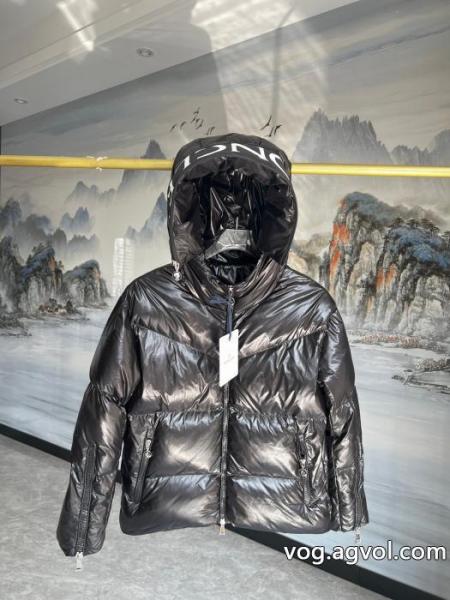 MONCLERダウンジャケット若い世代に評判がいい 雑誌掲載 魅惑激安 ブランド 通販 0