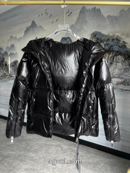 MONCLERダウンジャケット若い世代に評判がいい 雑誌掲載 魅惑激安 ブランド 通販 2