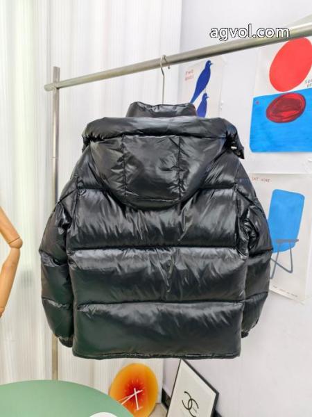 コピー ブランド 優良MONCLERダウンジャケット世界中で爆発的人気 雑誌掲載 柔らかな着心地 3